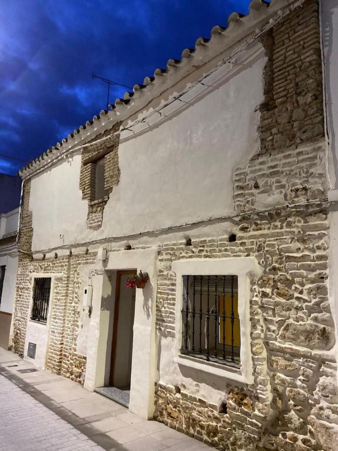 Habitación independiente en casa antigua - Centro Utrera Exterior foto